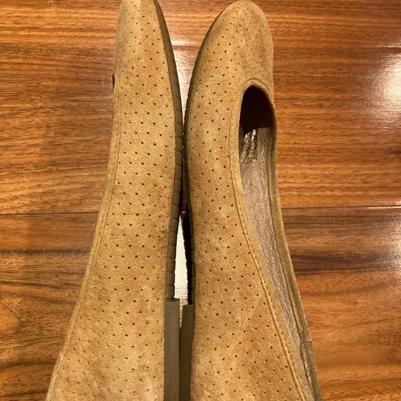 UGG Women's Karlina Geo Perforated Flat Tan Sz 9.5 - Picture 5 of 10